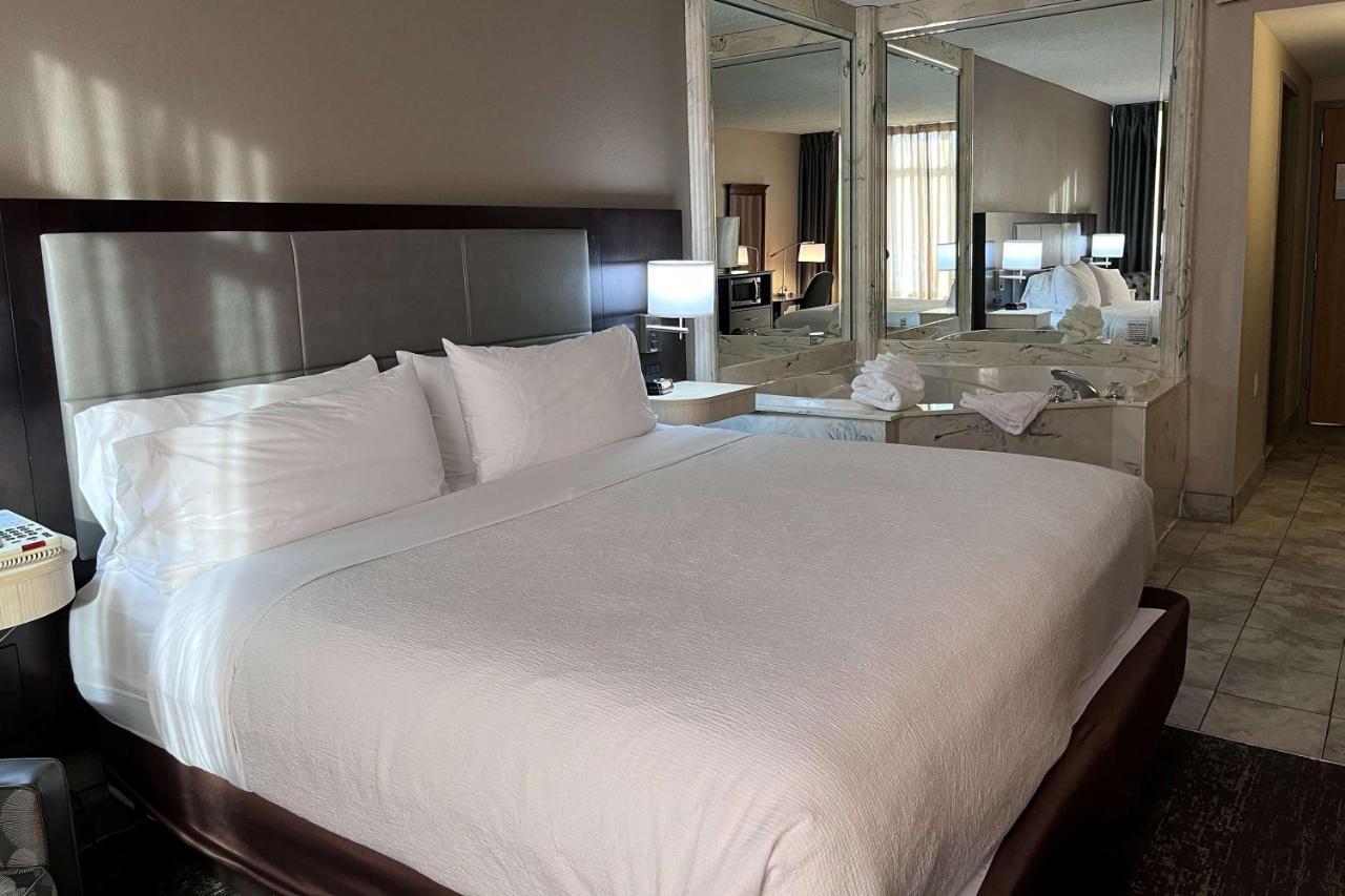 Wyndham Garden Southgate Hotel Екстериор снимка