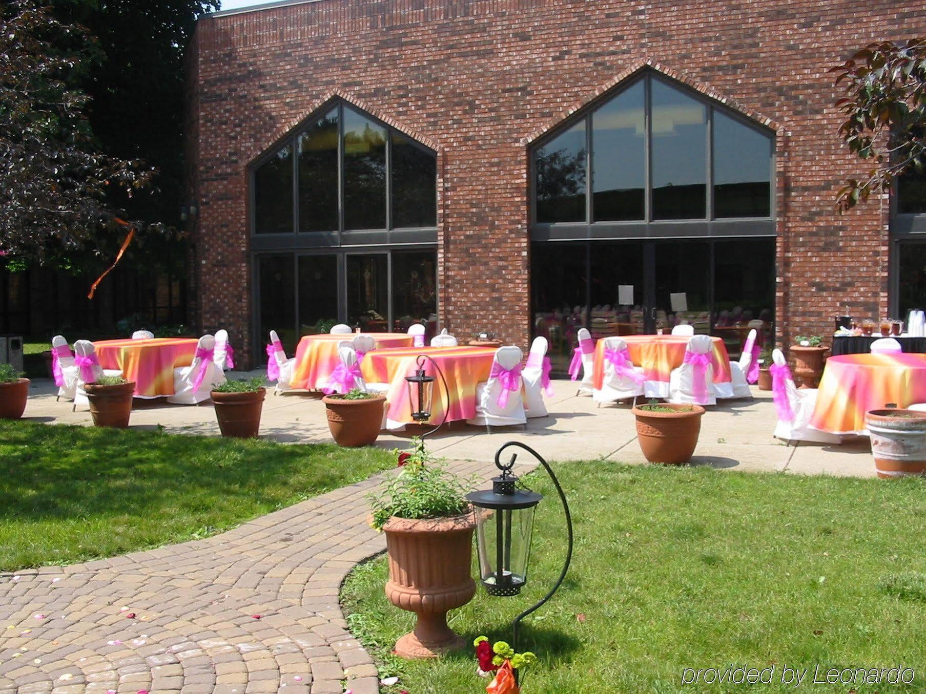 Wyndham Garden Southgate Hotel Екстериор снимка