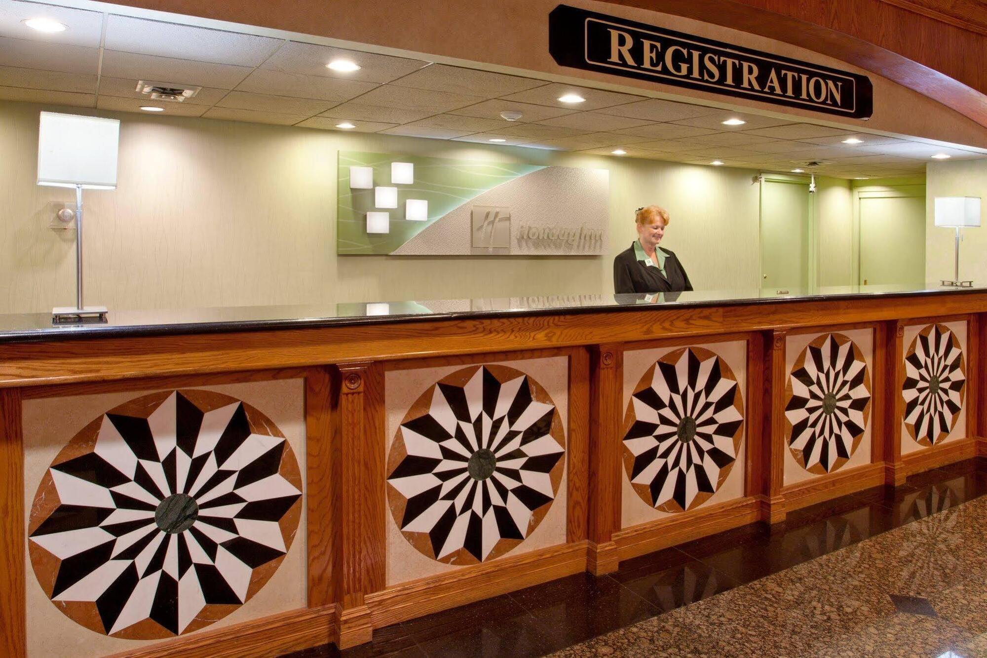 Wyndham Garden Southgate Hotel Екстериор снимка